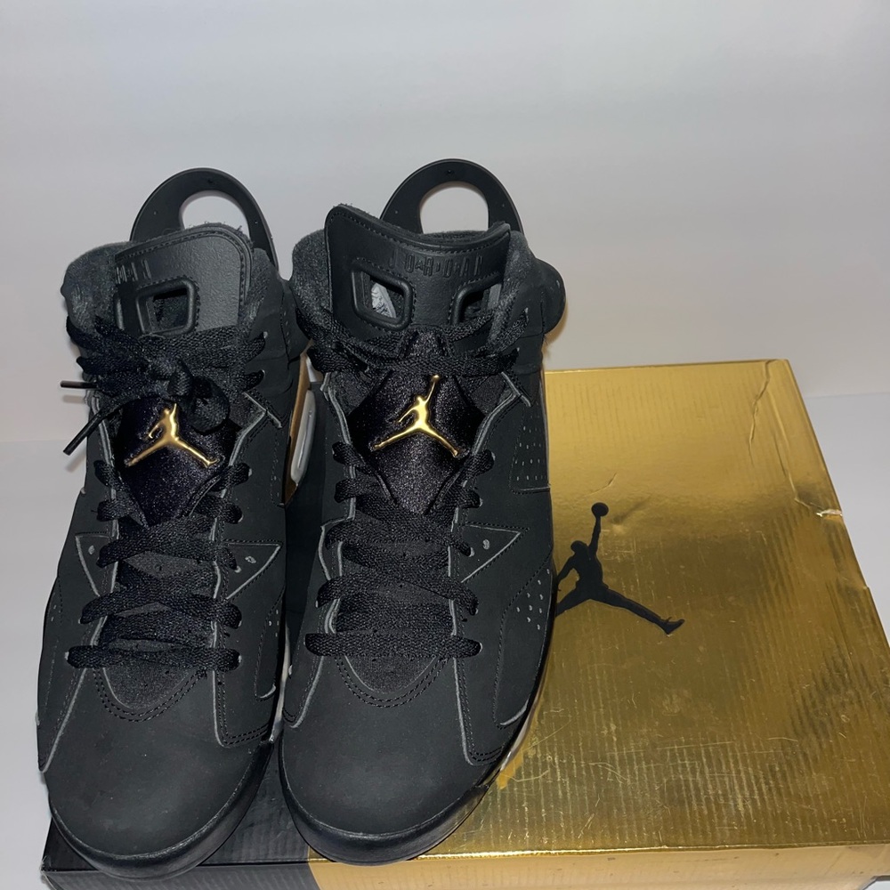 Jordan’s Retro 6 Defining Moments (2020) Like New!